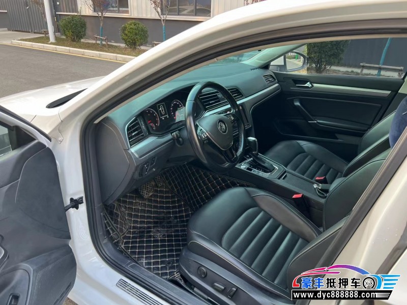 20年大众凌渡轿车抵押车出售