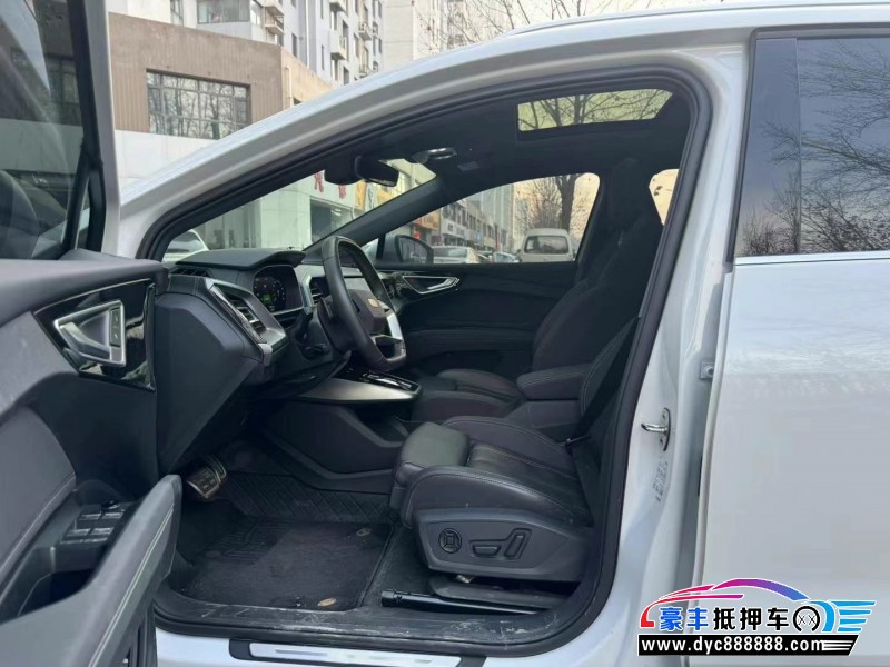 24年奥迪Q4轿车抵押车出售