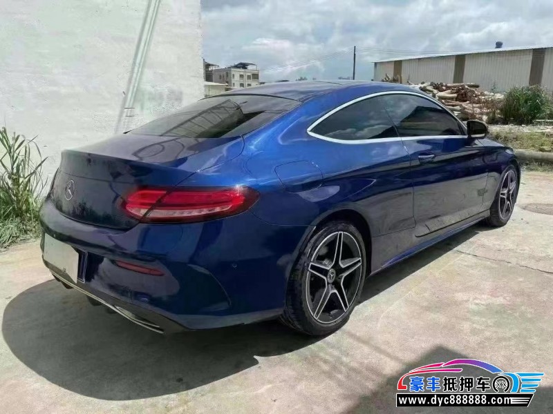 19年奔驰C轿车抵押车出售