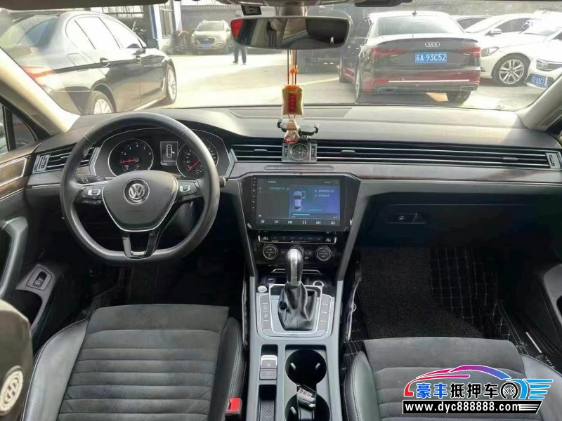 17年大众迈腾轿车抵押车出售