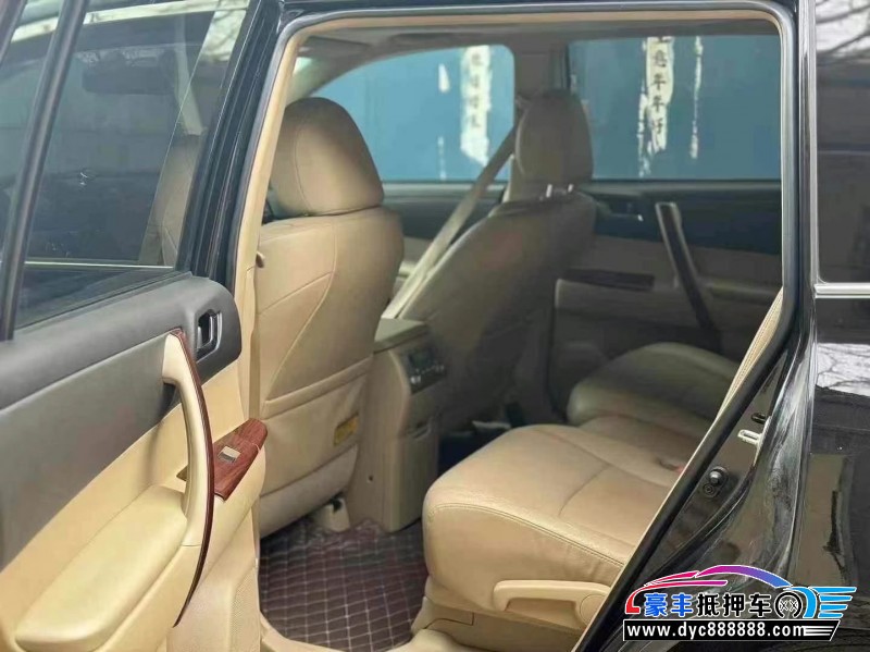 13年丰田汉兰达轿车抵押车出售