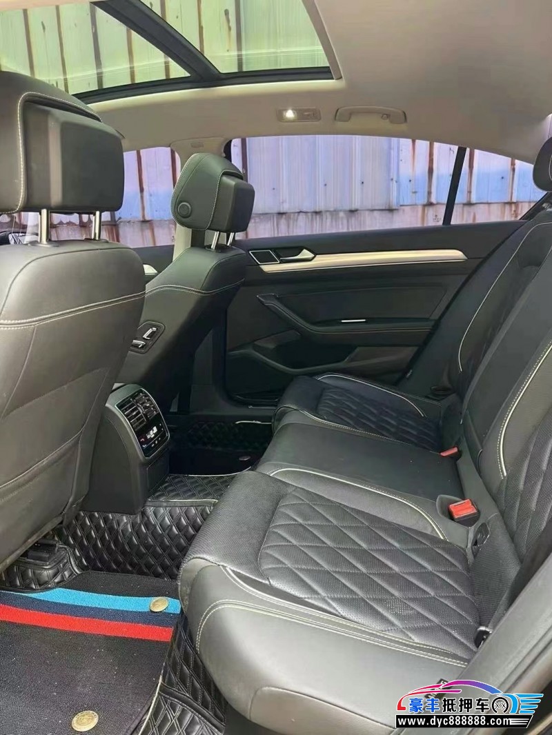 22年大众迈腾轿车抵押车出售