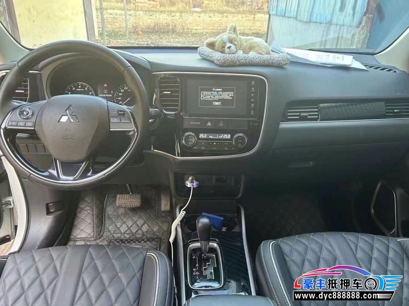 22年三菱欧蓝德轿车抵押车出售