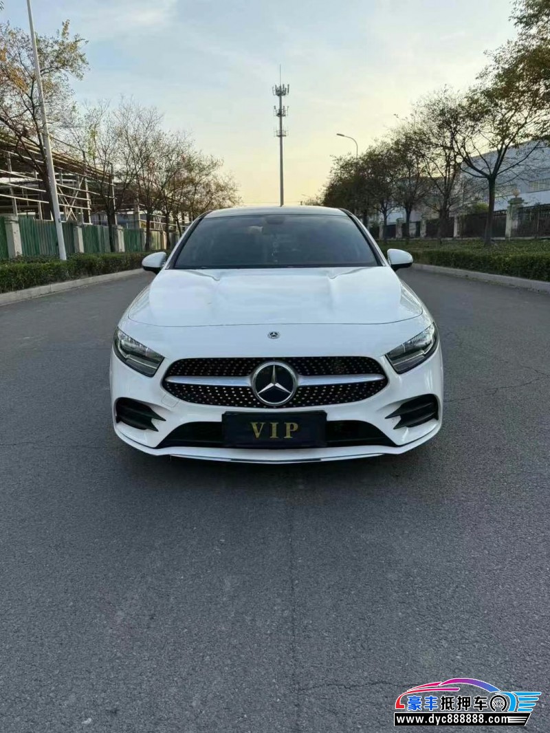 20年奔驰A轿车抵押车出售