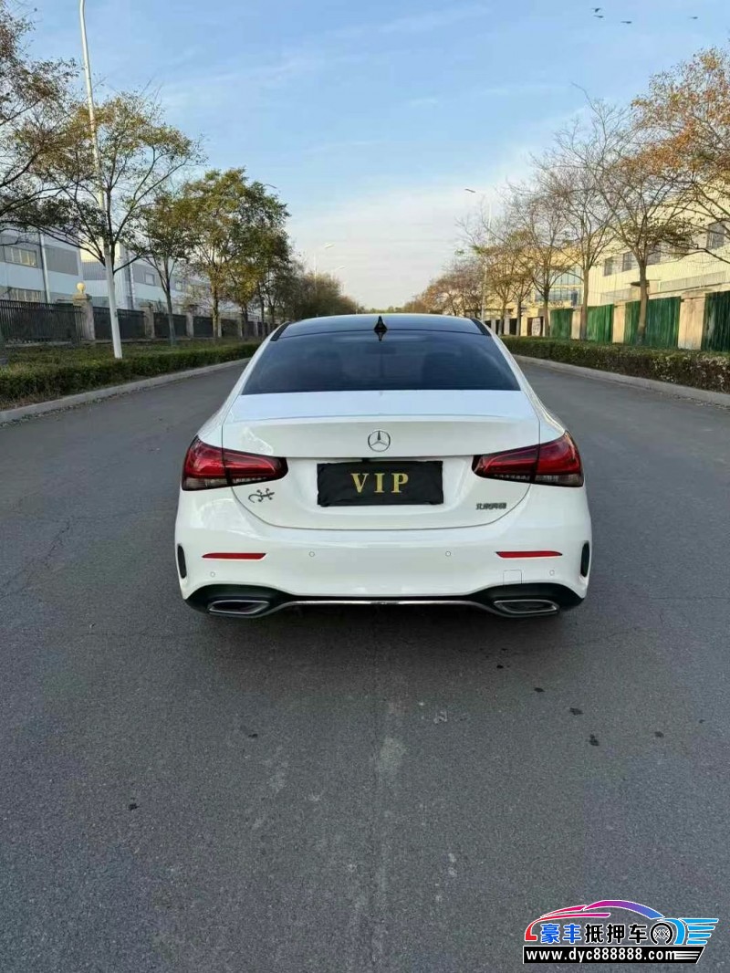 20年奔驰A轿车抵押车出售