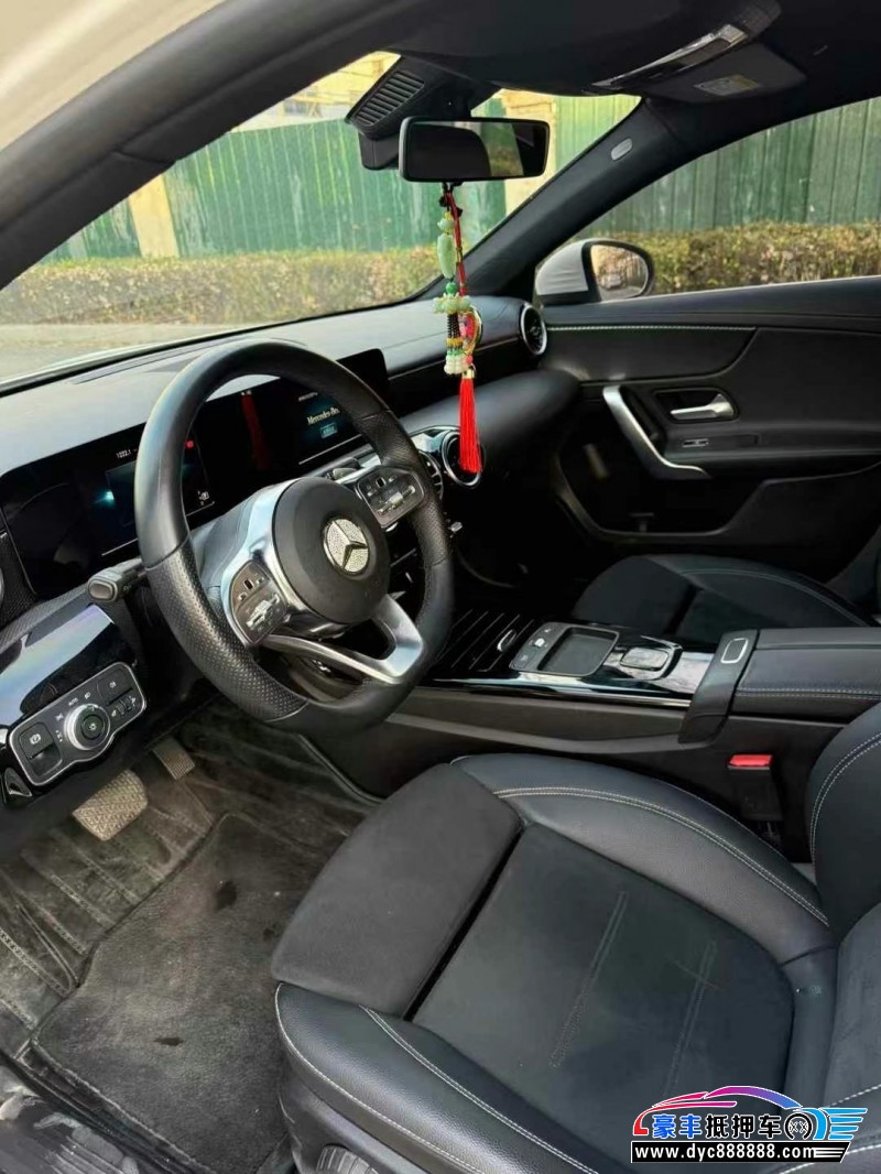 20年奔驰A轿车抵押车出售