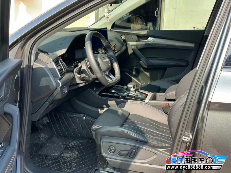 22年奥迪Q5轿车抵押车出售