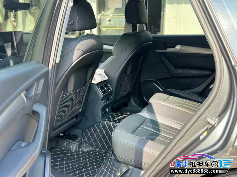 22年奥迪Q5轿车抵押车出售