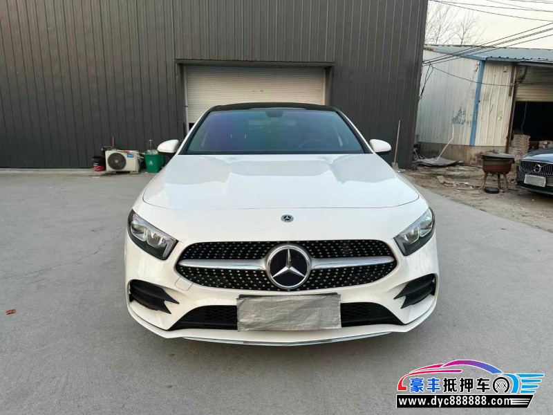21年奔驰A轿车抵押车出售