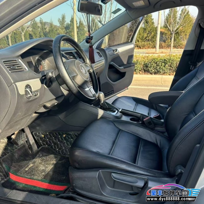 15年大众速腾轿车抵押车出售