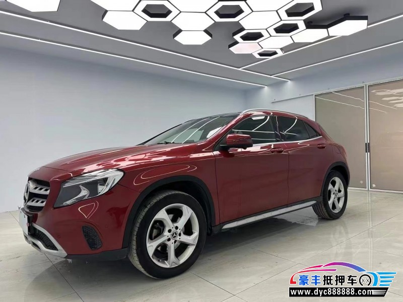 18年奔驰GLA轿车抵押车出售