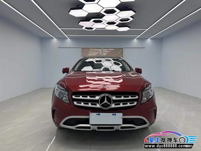 18年奔驰GLA轿车抵押车出售