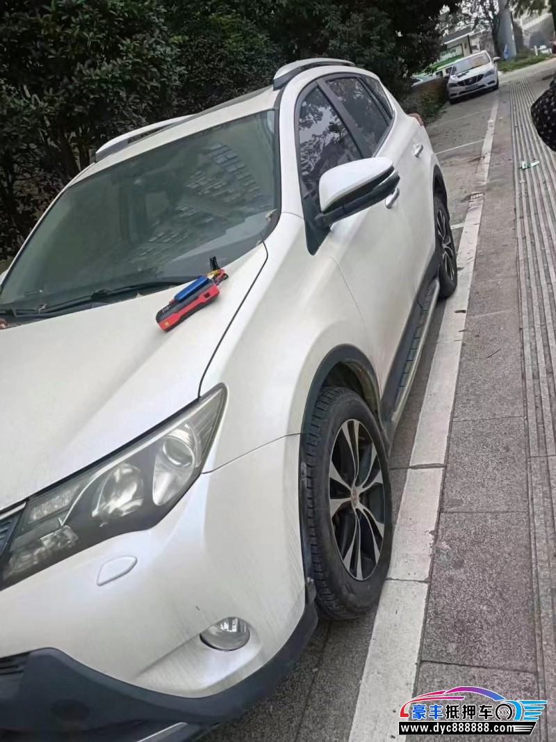 13年丰田RAV4荣放轿车抵押车出售