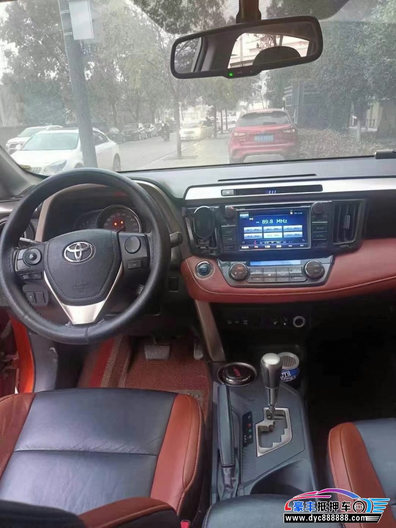 13年丰田RAV4荣放轿车抵押车出售