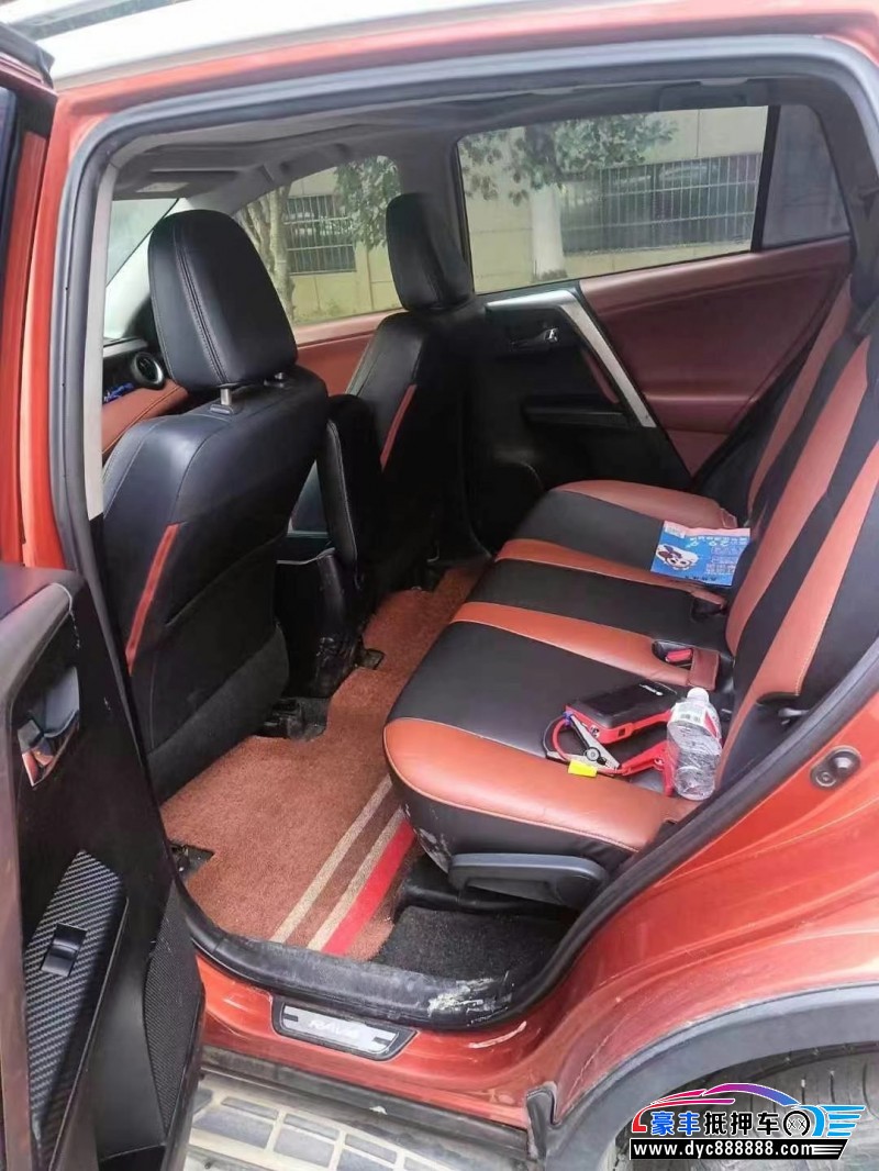 13年丰田RAV4荣放轿车抵押车出售