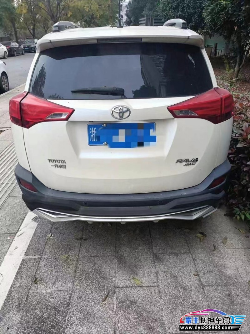 13年丰田RAV4荣放轿车抵押车出售