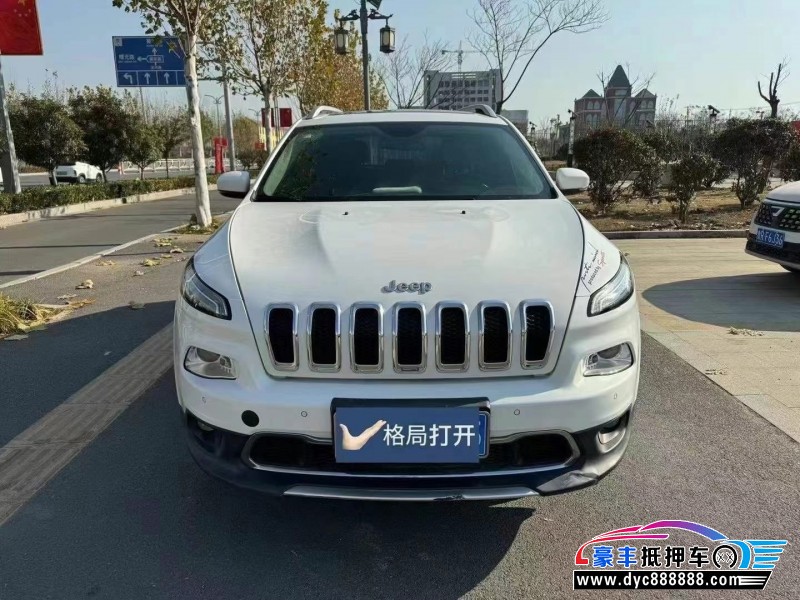 16年Jeep自由光轿车抵押车出售