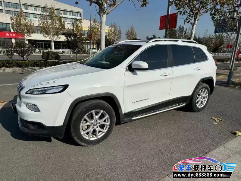 16年Jeep自由光轿车抵押车出售