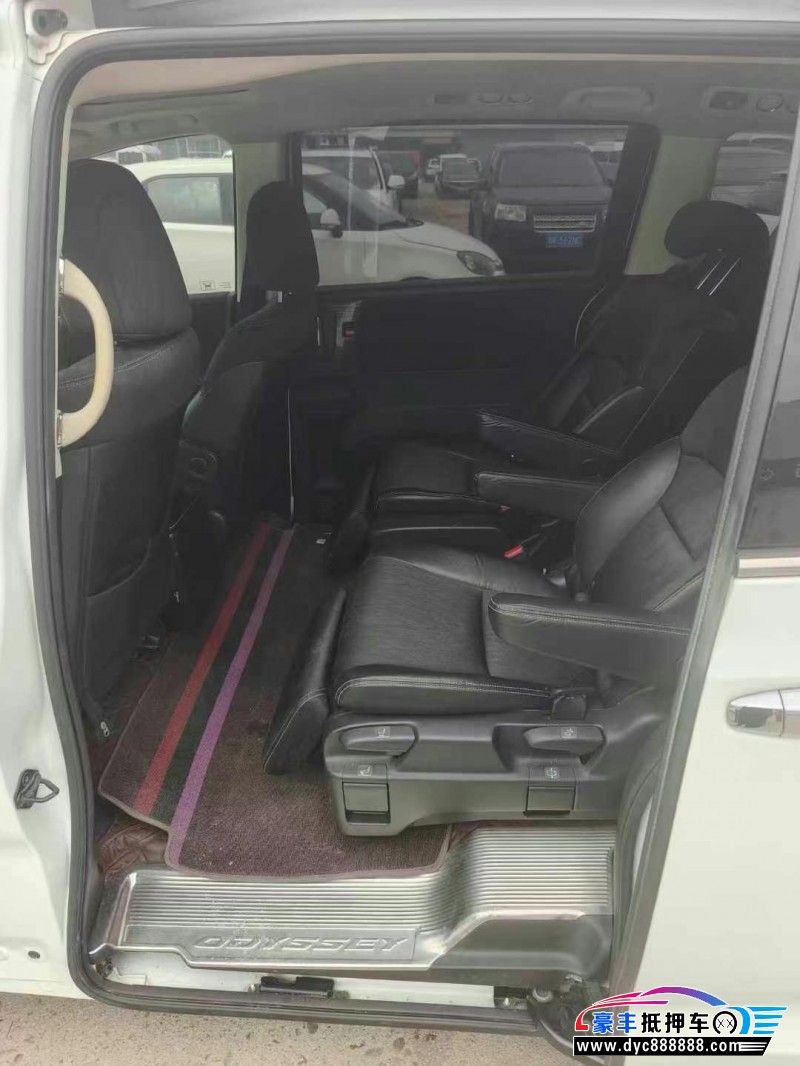 15年本田奥德赛轿车抵押车出售