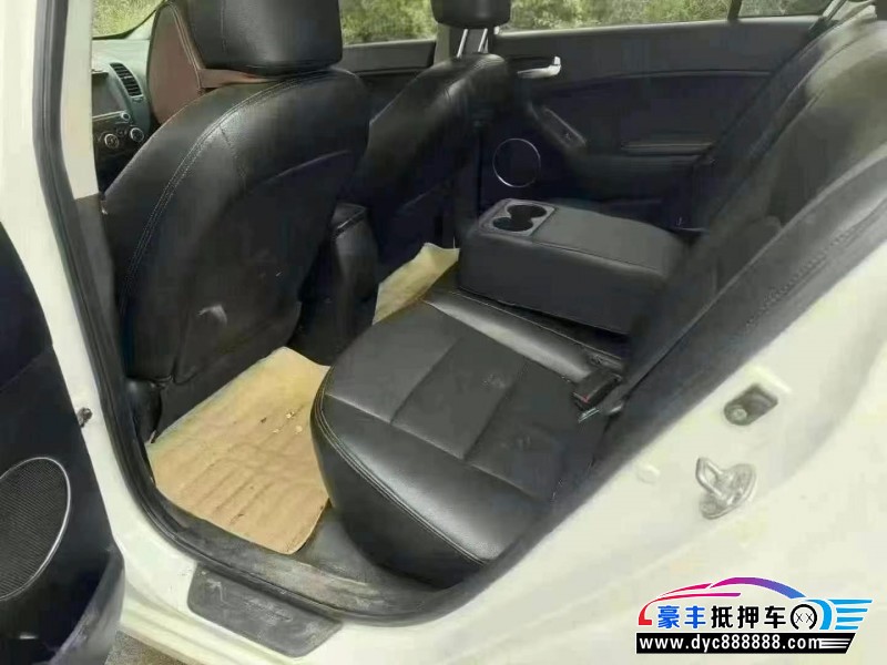 16年起亚K3轿车抵押车出售