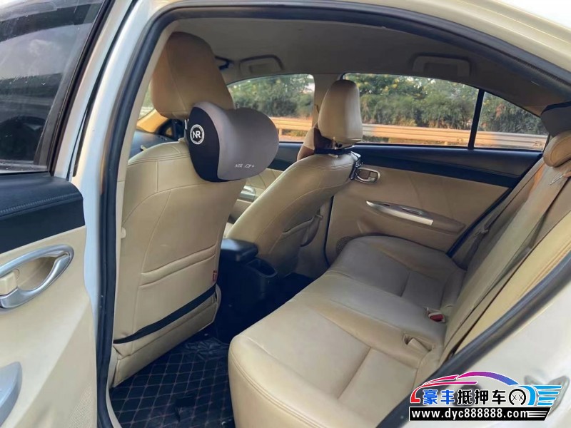 17年丰田YARiS L 致享轿车抵押车出售