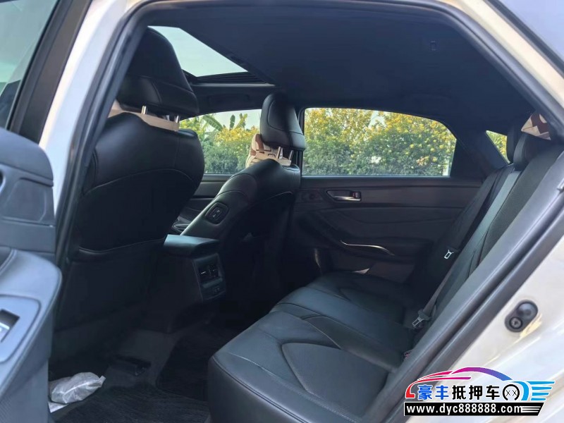 22年丰田亚洲龙轿车抵押车出售