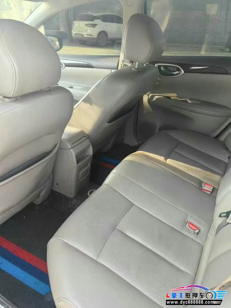 13年日产轩逸轿车抵押车出售