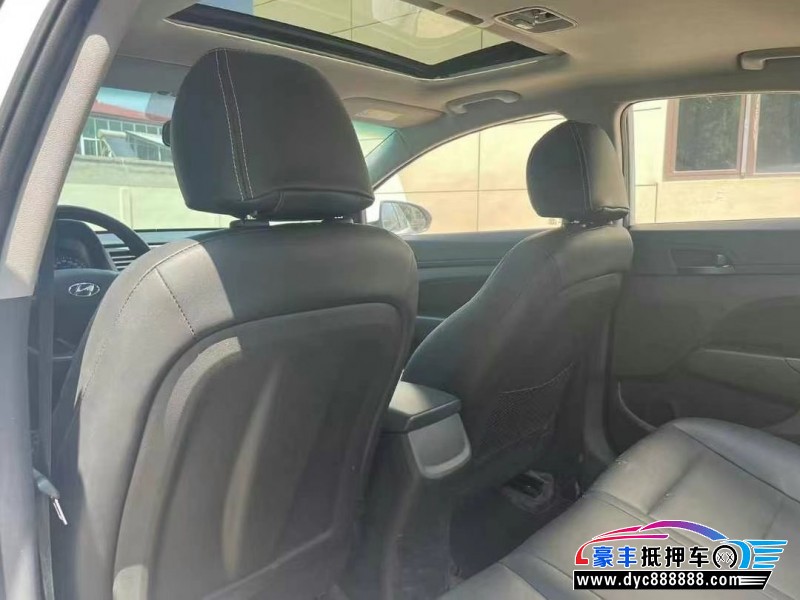 19年现代领动轿车抵押车出售