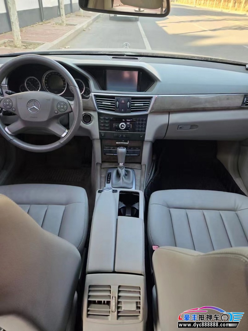 10年奔驰E轿车抵押车出售