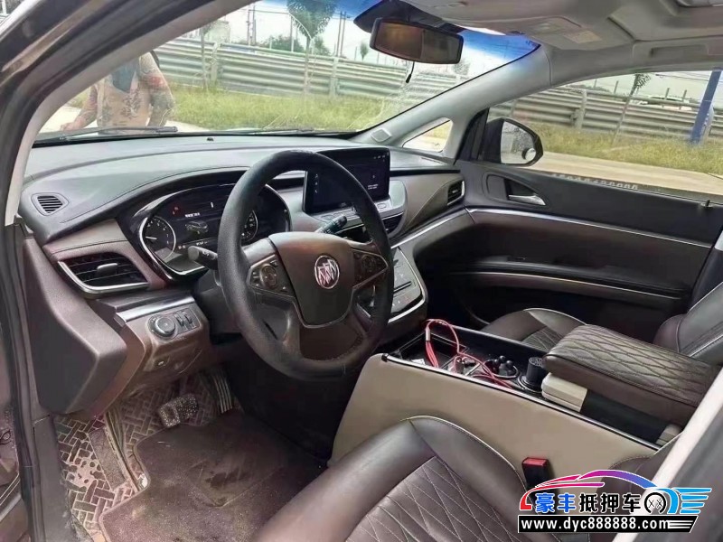 22年别克GL8轿车抵押车出售