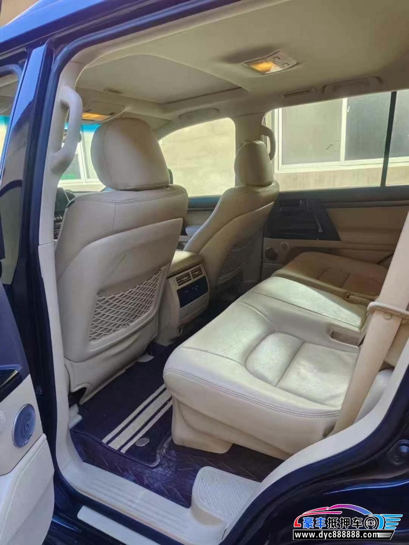 18年丰田兰德酷路泽(陆巡)轿车抵押车出售