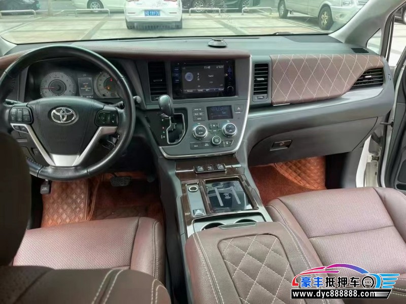 16年丰田塞纳轿车抵押车出售