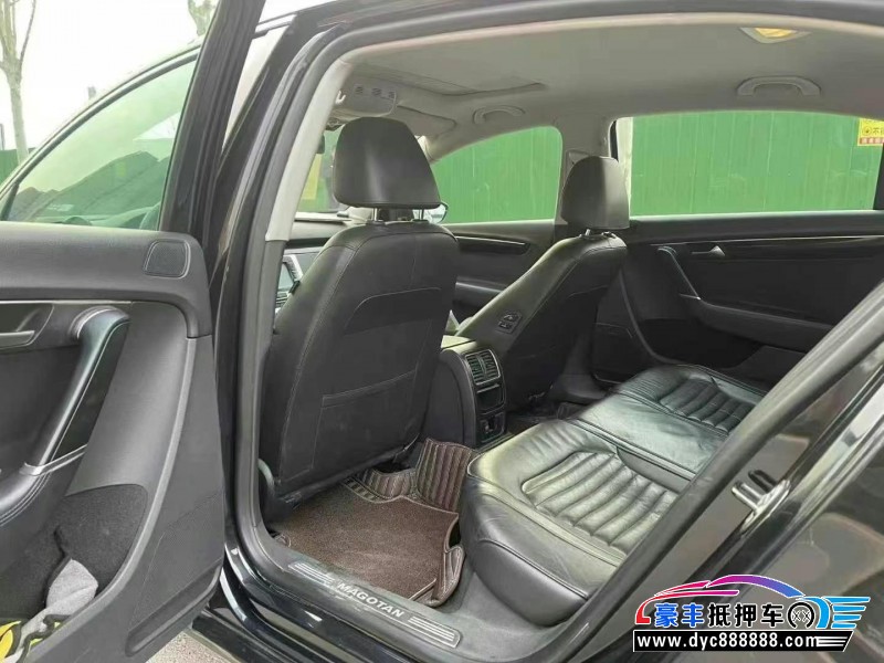 13年大众迈腾轿车抵押车出售