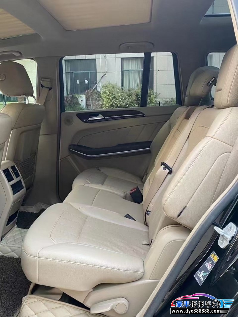 14年奔驰GL轿车抵押车出售