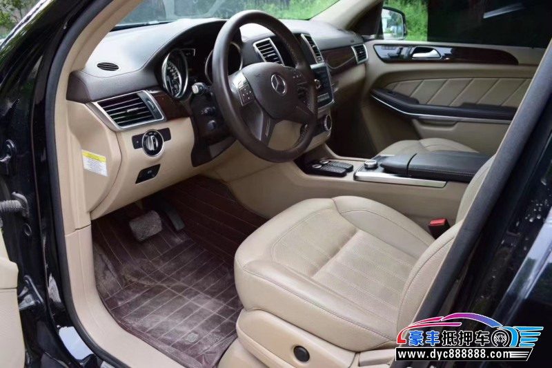 14年奔驰GL轿车抵押车出售