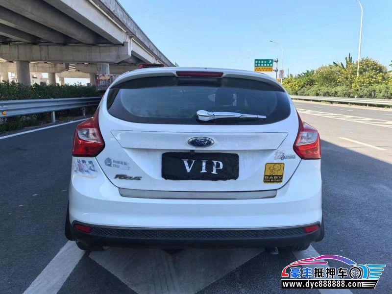 14年福特福克斯轿车抵押车出售