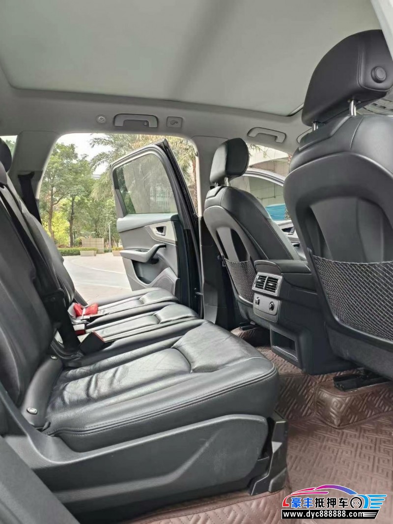 17年奥迪Q7轿车抵押车出售