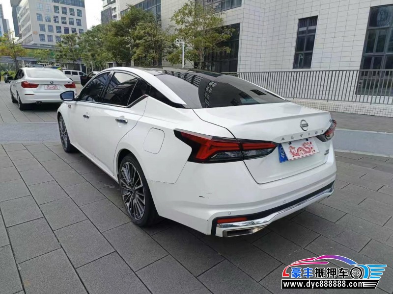 23年日产天籁轿车抵押车出售