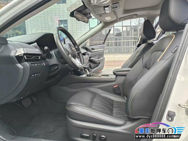 23年日产天籁轿车抵押车出售