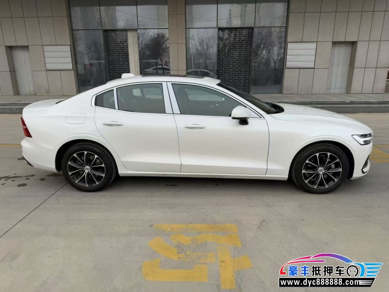 21年沃尔沃S60轿车抵押车出售