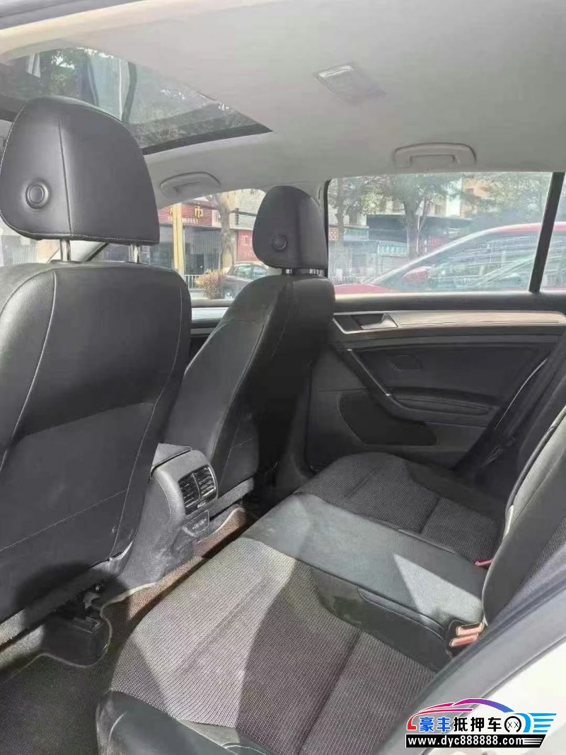 20年大众高尔夫轿车抵押车出售