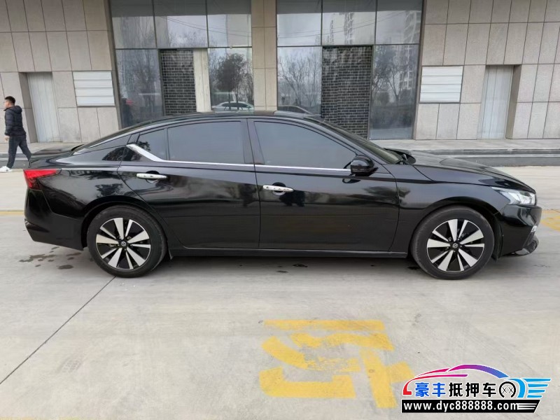 21年日产天籁轿车抵押车出售