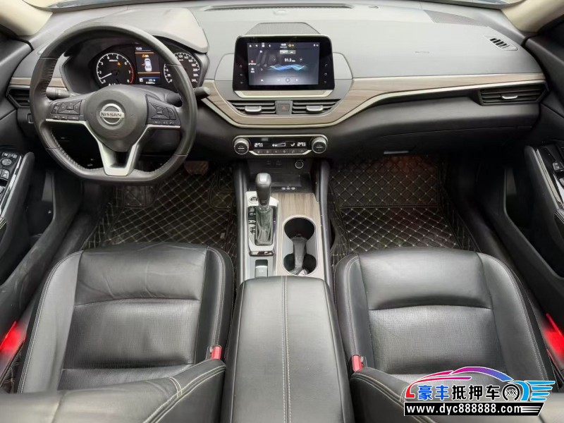 21年日产天籁轿车抵押车出售