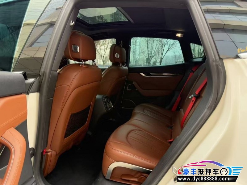 17年玛莎拉蒂莱万特轿车抵押车出售