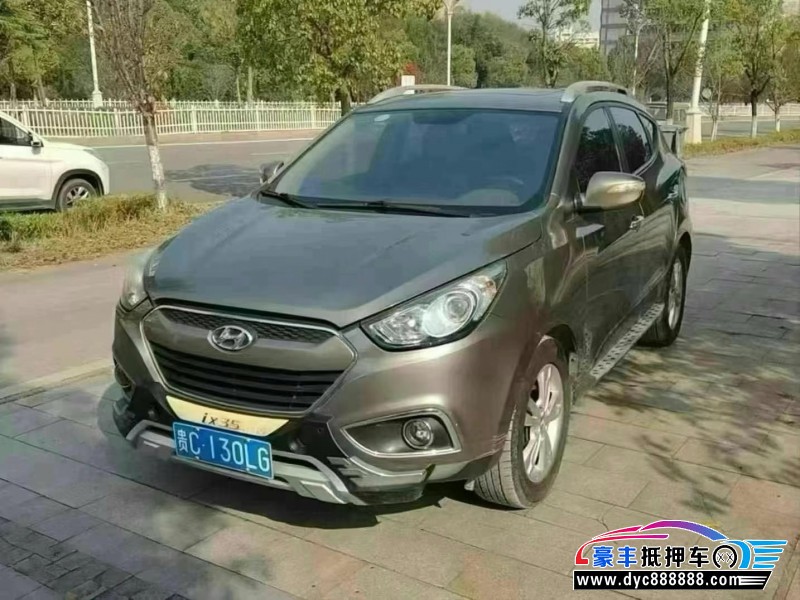 13年现代ix35轿车抵押车出售