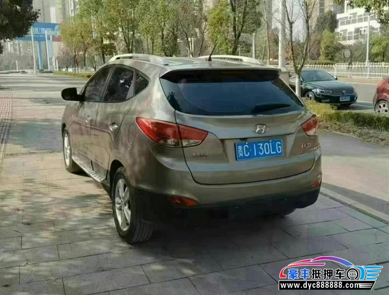 13年现代ix35轿车抵押车出售