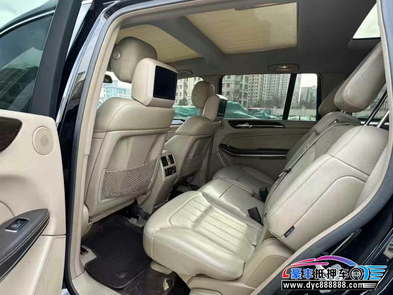 14年奔驰GL轿车抵押车出售