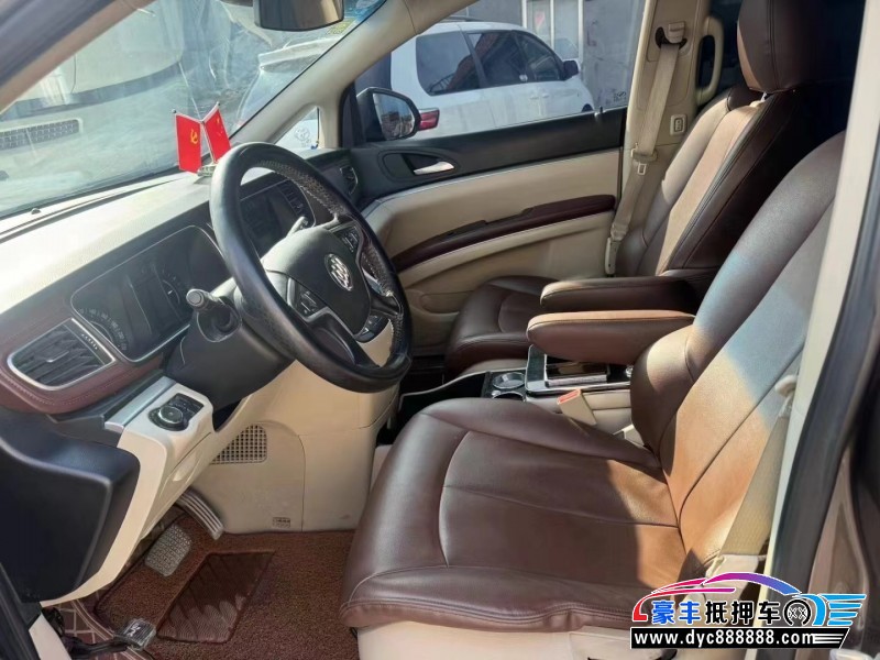 17年别克GL8轿车抵押车出售