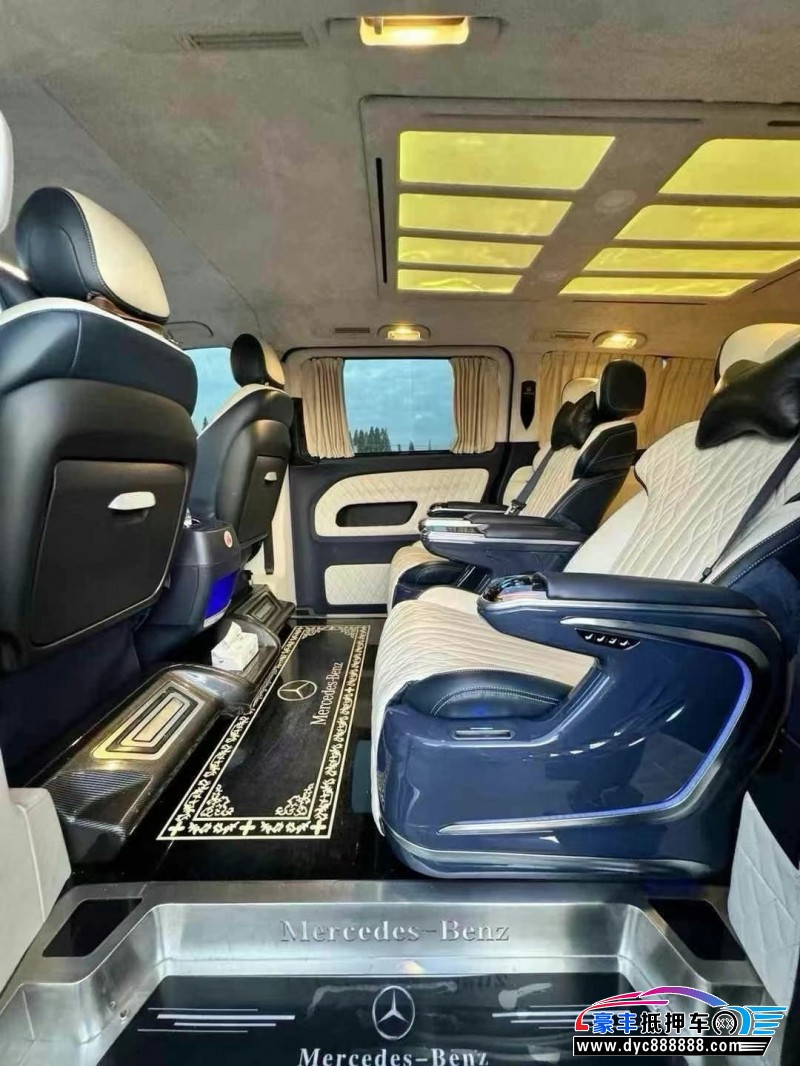 21年奔驰威霆轿车抵押车出售