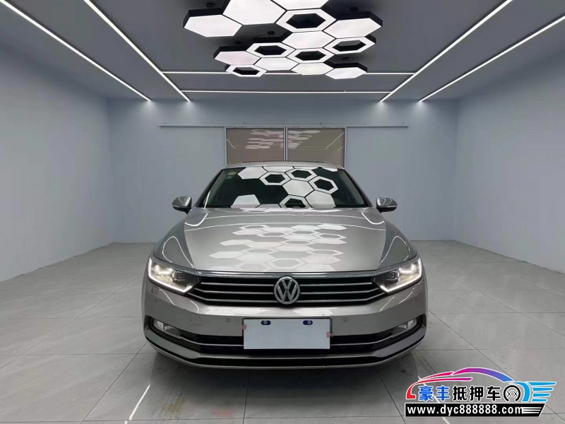 17年大众迈腾轿车抵押车出售